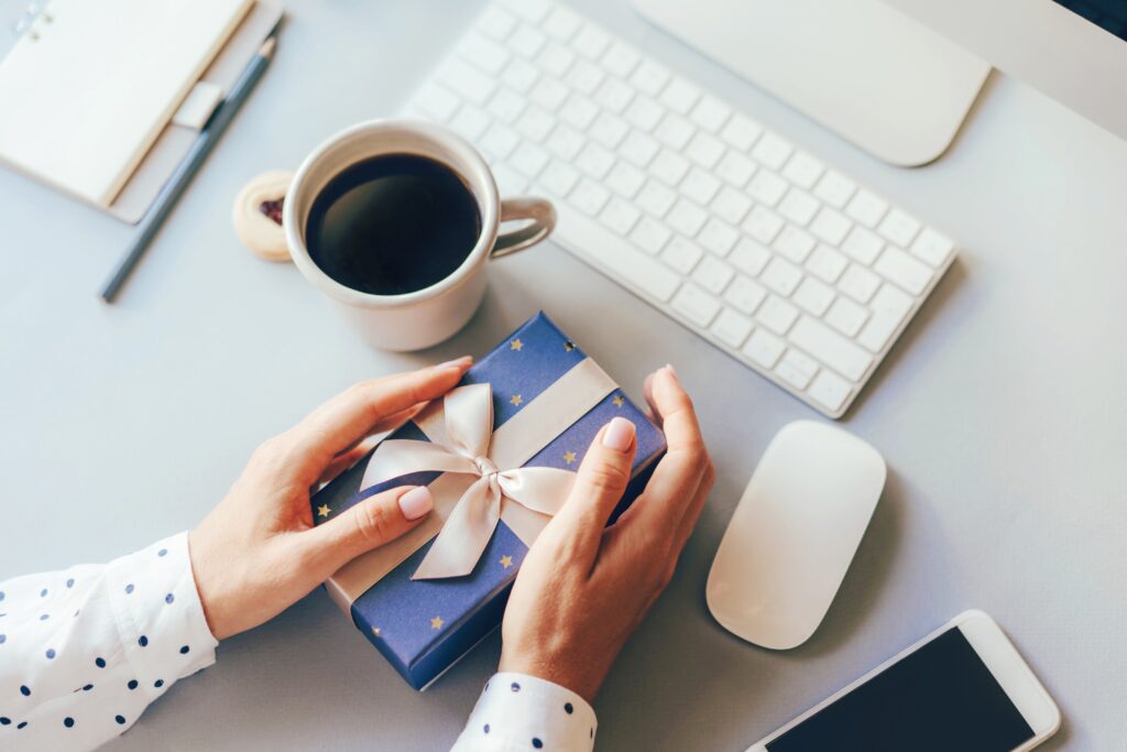 Sustainable Corporate Gifts Elevate Employee Morale in 2025 2 Sustainable Corporate Gifts