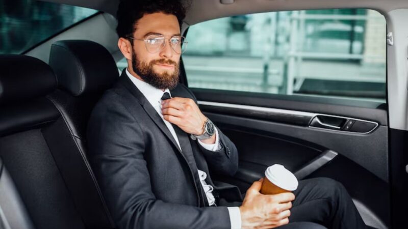 Travel Smart with a Taxi to Luton Airport Today