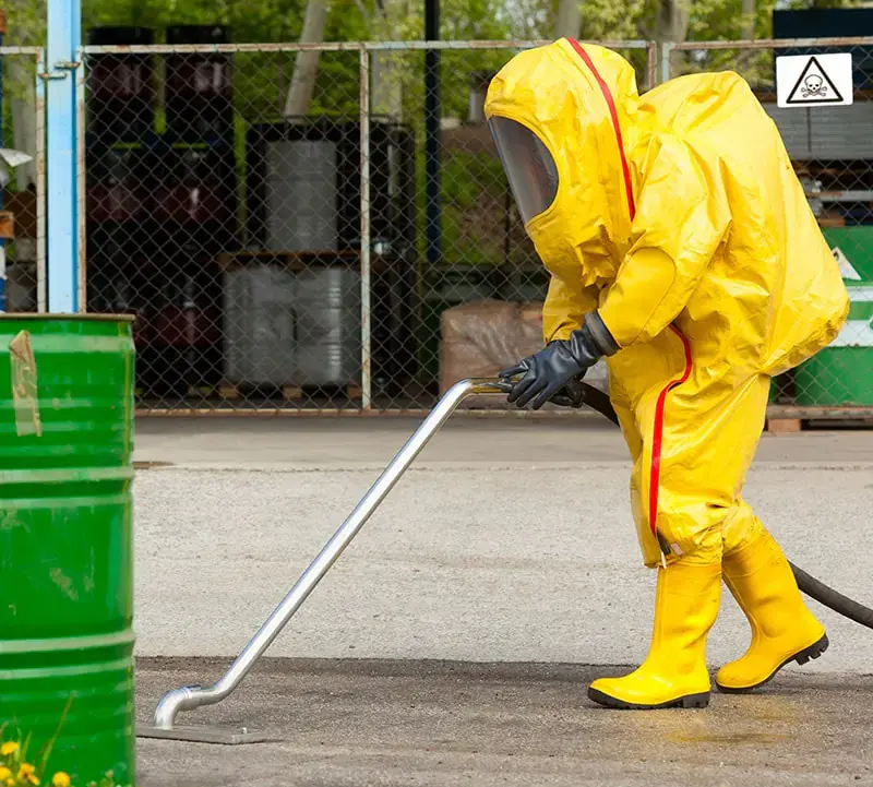 What Types of Spills Require Emergency Response Services? 1 What Types of Spills Require Emergency Response Services?