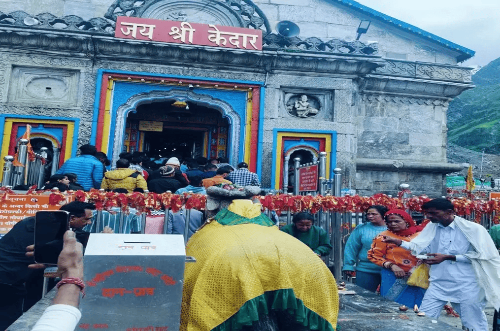Divine Experience of Kedarnath Yatra: A Spiritual Journey 2 kedarnath temple with nandi
