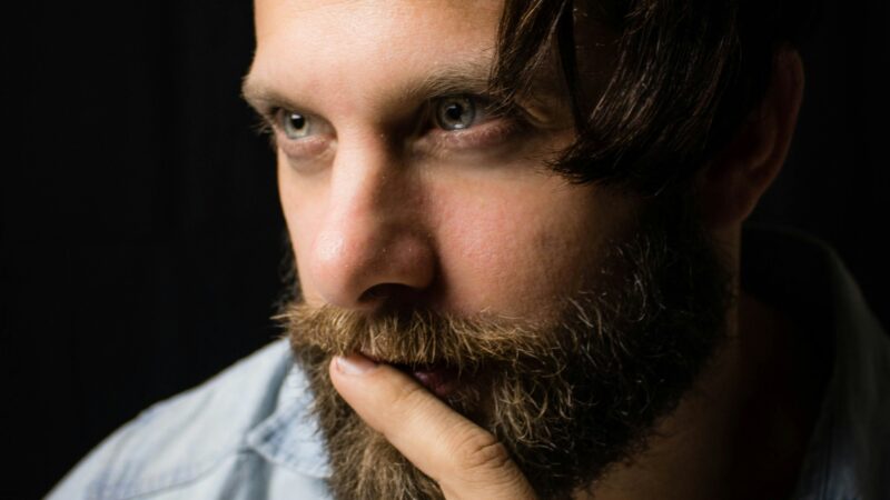 Beard Oil or Serum – Which Is Better for Your Beard in 2025?