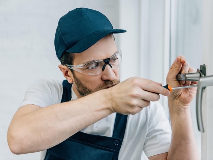 Top 7 Situations When You Should Call a Locksmith