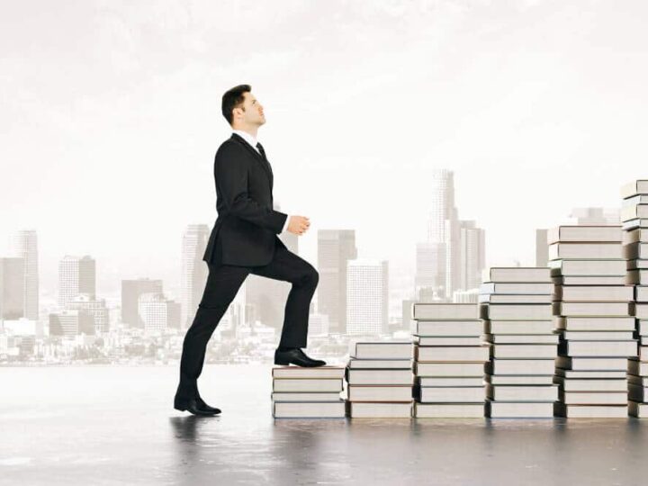 How Do Real Estate Courses Prepare You for Licensing Exams?