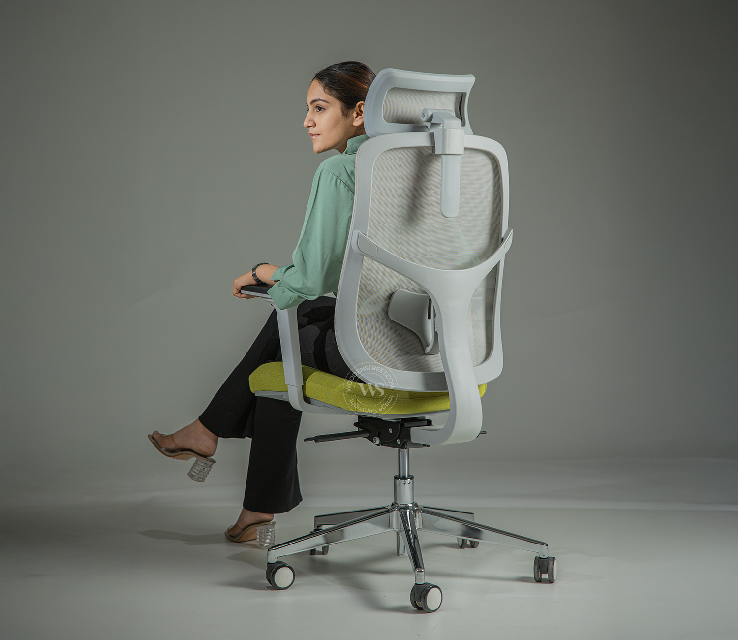Your Complete Guide to Choosing Office Furniture Near Me That Fits Your Style