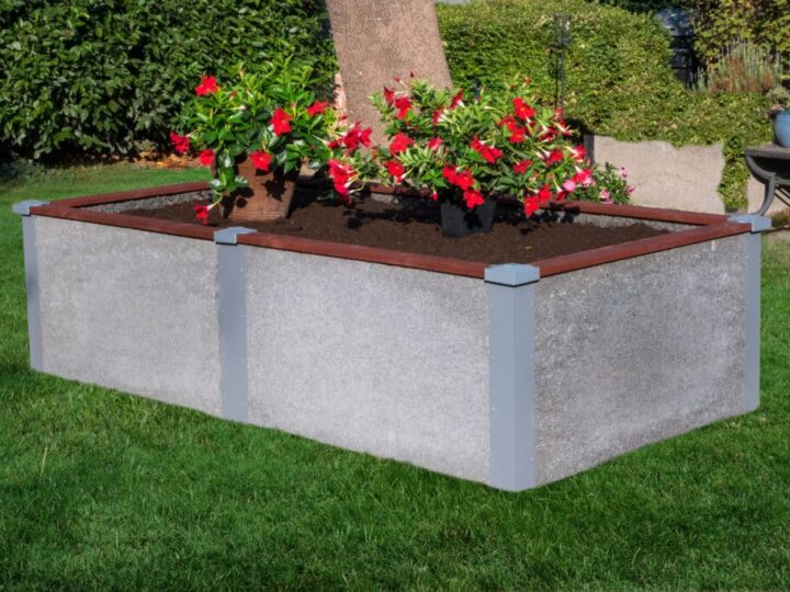 How to Create an Effective Irrigation System for a Raised Bed Garden