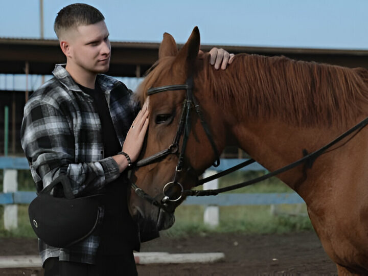 The Best Horse-Riding Long Sleeve Shirts for Comfort and Performance