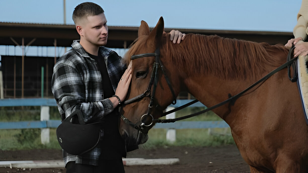 The Best Horse-Riding Long Sleeve Shirts for Comfort and Performance