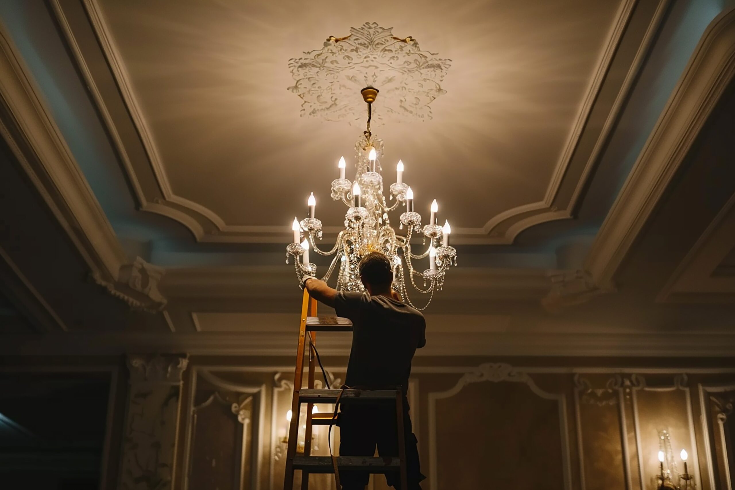 Professional Hotel Chandeliers Cleaning Service in Dubai | Infinity Services 1 Professional Hotel Chandeliers Cleaning Service in Dubai | Infinity Services