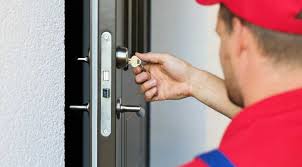 How much do locksmiths charge for a car lockout?
