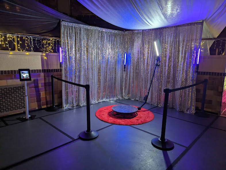 What Makes Party Photos More Fun and Memorable Today? 1 What Makes Party Photos More Fun and Memorable Today?