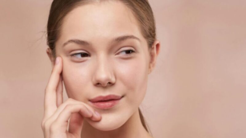 How to Build a Skincare Routine for Glowing Skin: An Expert’s Guide