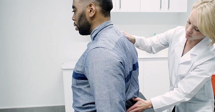 How Do You Choose the Right Back Pain Specialist?