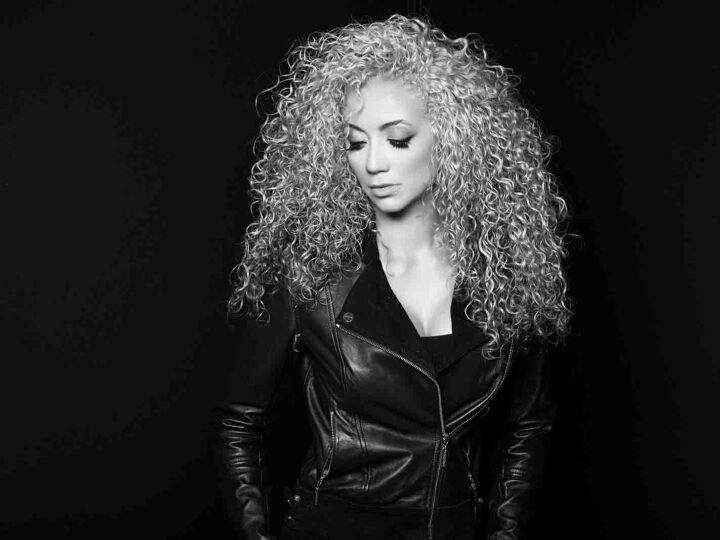 How Does a Breakup Coach Differ from a Therapist?