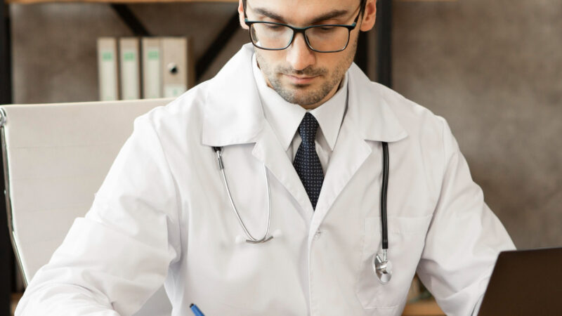 How Healthcare Bookkeeping Services Improve Cash Flow and Compliance