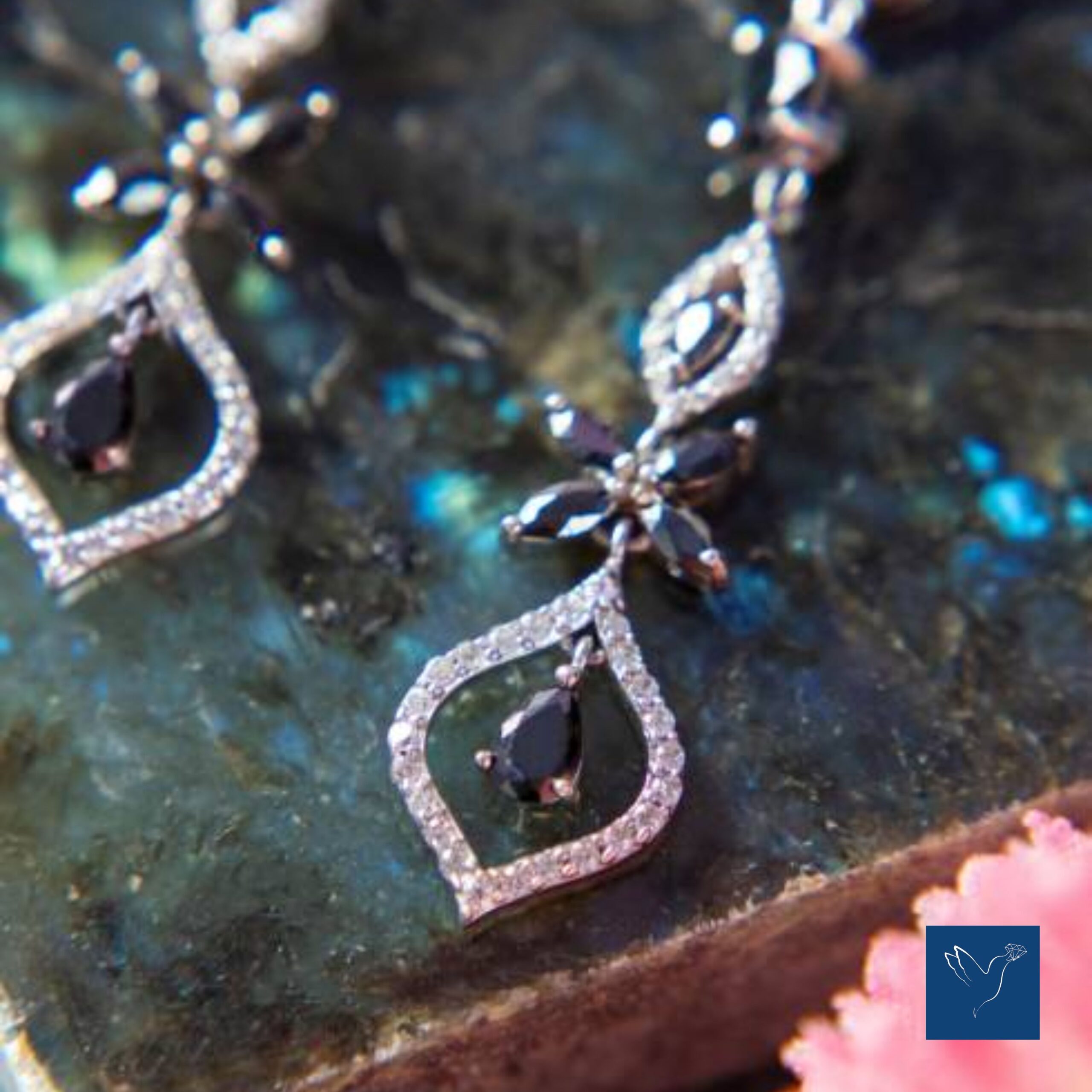 What Is the Labradorite Effect, and Why Does It Feel Almost Magical?
