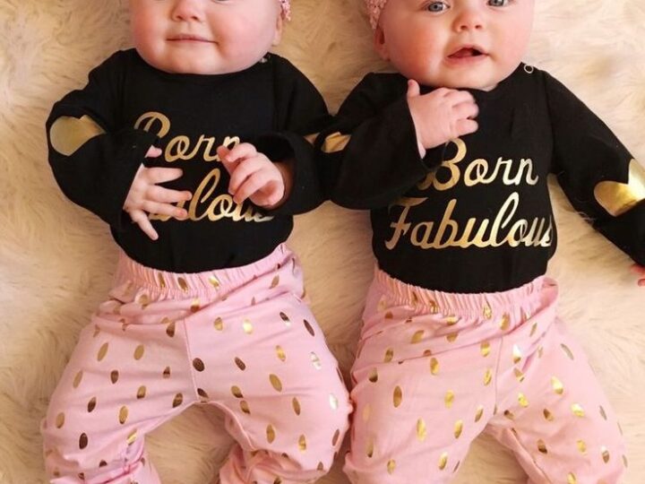 How Do You Choose the Best Matching Clothes for Twin Newborns?