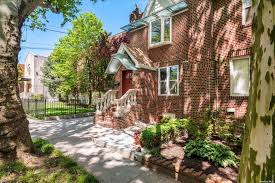Is a Reverse Mortgage Estimate Different from a Final Loan Offer? 1 Is a Reverse Mortgage Estimate Different from a Final Loan Offer?