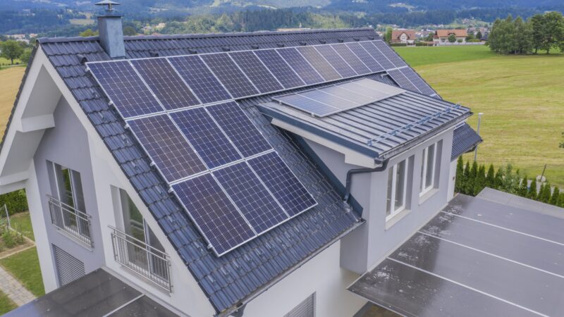 What’s the Difference Between Commercial and Residential Solar Panels?