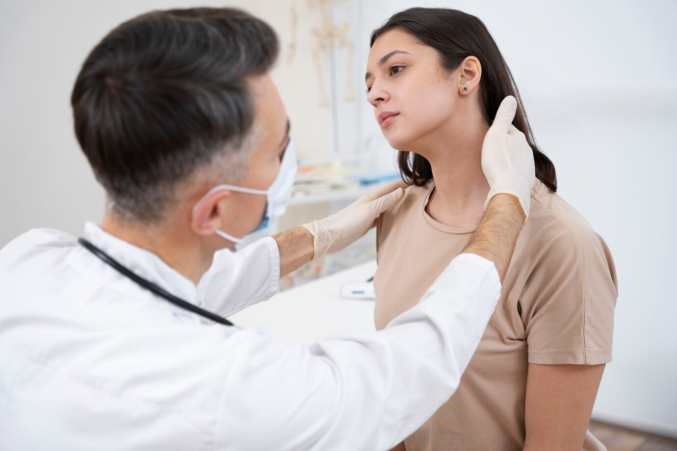 Why Cervical Doctors In CA Recommend Early Neck Pain Evaluation