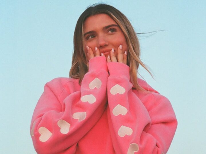 Dandy Hoodie Where Modern Streetwear Meets Timeless Elegance