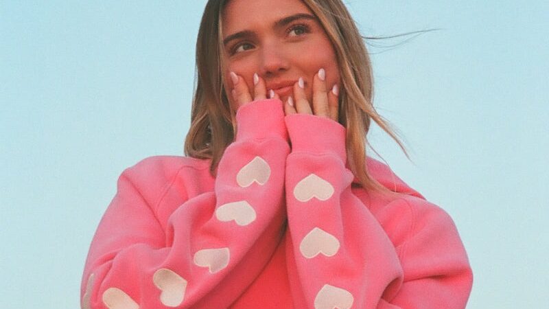 Dandy Hoodie Where Modern Streetwear Meets Timeless Elegance