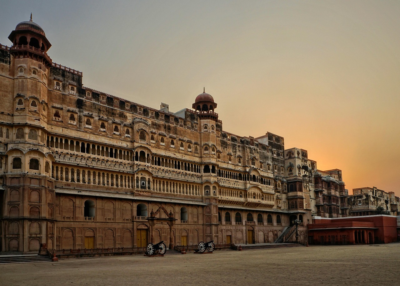 Explore Culture on 2 Days Delhi Jaipur Tour Getaway Now