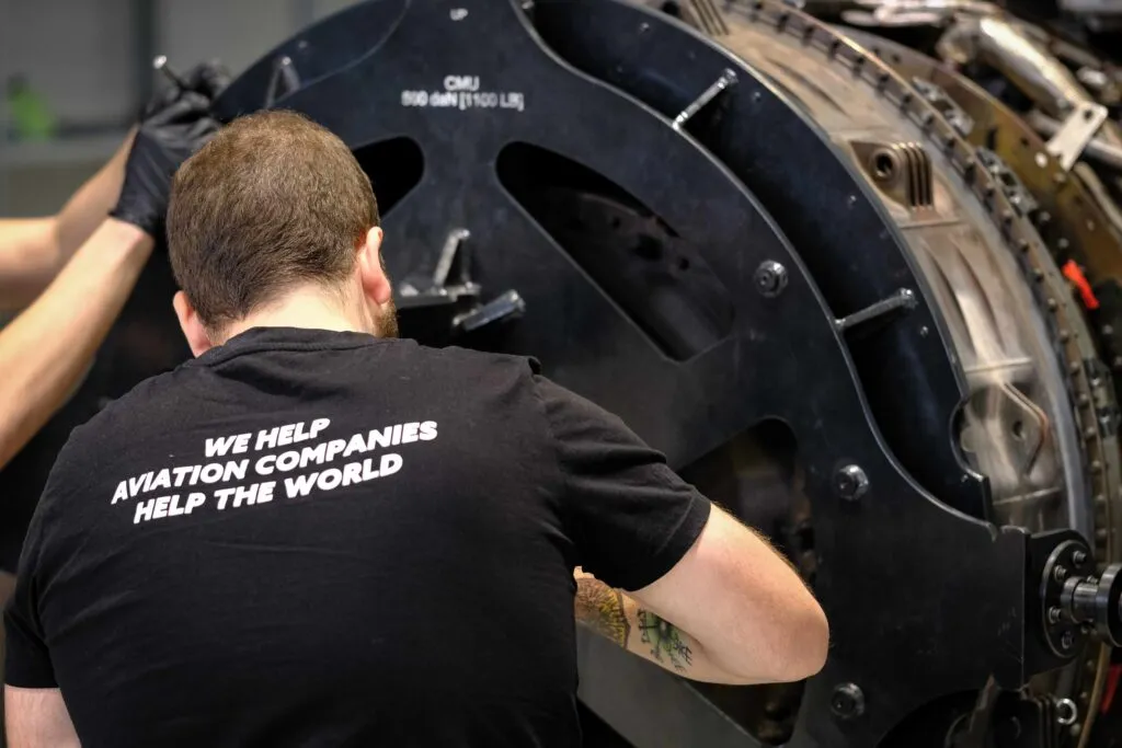 Who Offers Aviation Maintenance Services? 1 Who Offers Aviation Maintenance Services?