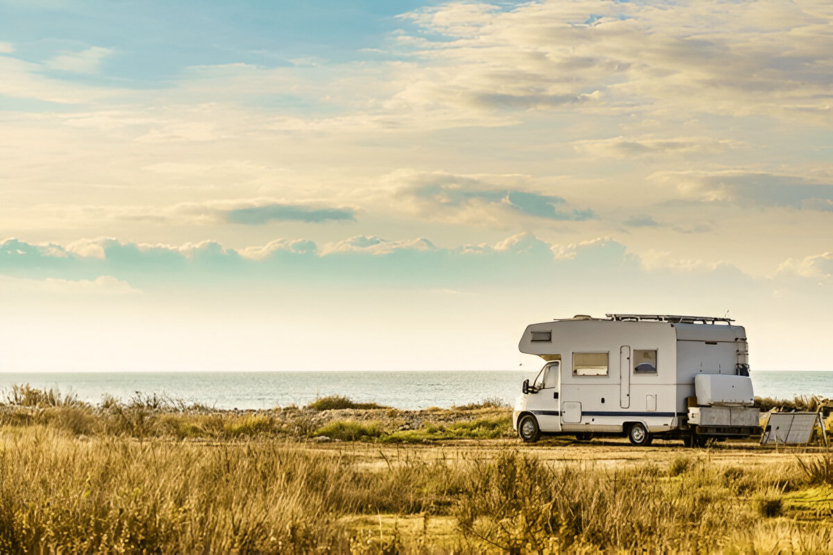 Caravans Vs. Motorhomes: Selecting the Ideal Travel Companion for Your Adventures 1 Caravans Vs. Motorhomes: Selecting the Ideal Travel Companion for Your Adventures