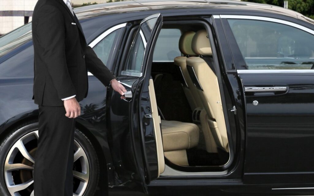 Luxury Black Car Service in RDU Airport2