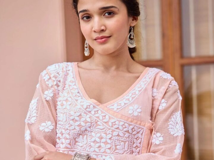 10 Trendy Women’s Kurta Designs to Try in 2025