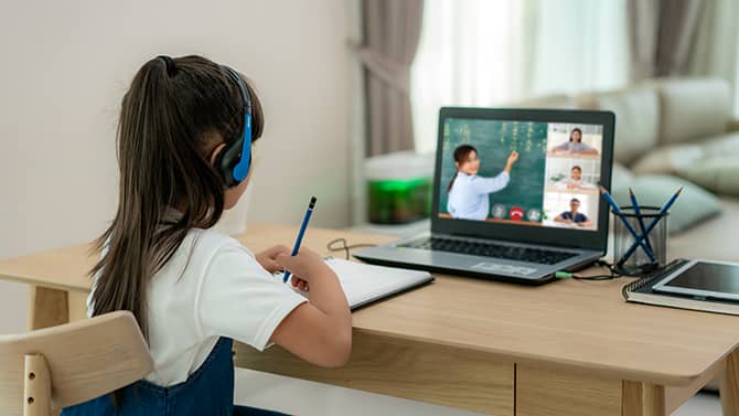 What is the main reason a student will struggle in an online class?