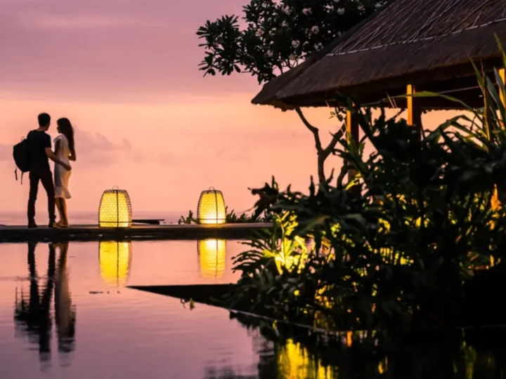 Abu Dhabi vs. Dubai: Why You Should Include Both Emirates in Your UAE Tour Package