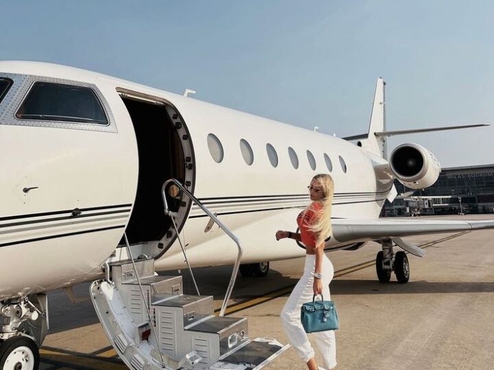 Luxury Pre Book Heathrow Airport Transfer in London