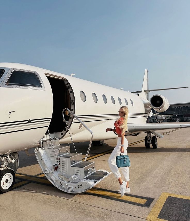 Luxury Pre Book Heathrow Airport Transfer in London