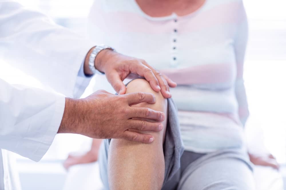 What Can Knee Pain Treatment Specialists Do for Chronic Knee Issues? 1 What Can Knee Pain Treatment Specialists Do for Chronic Knee Issues?