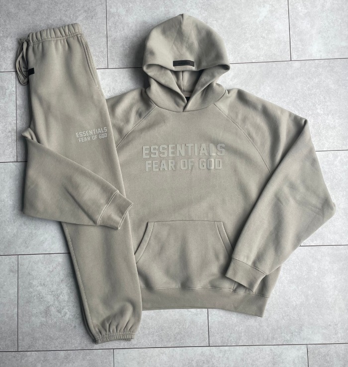 Essential Clothing for Layered Outfits