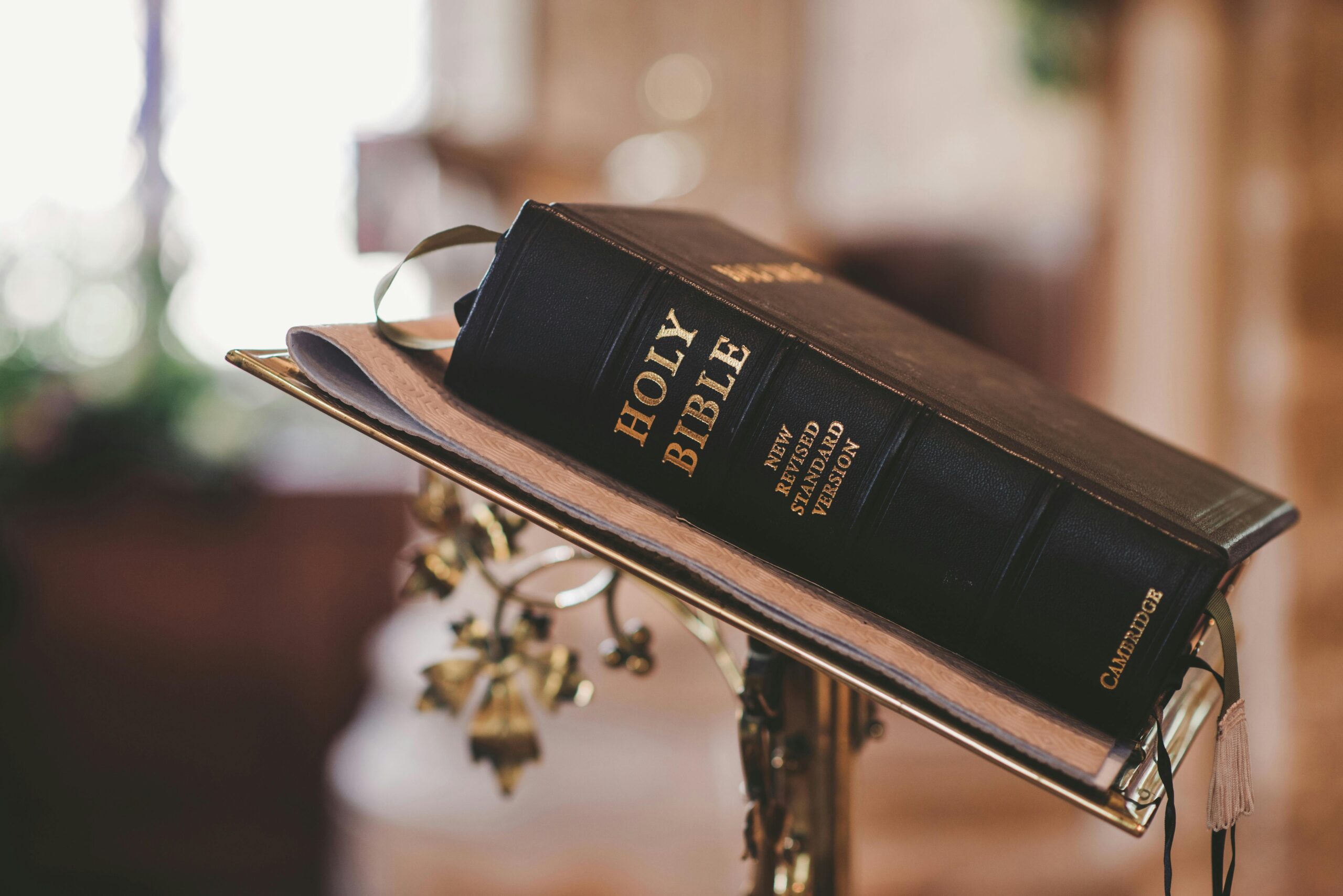Choosing the right Bible: A guide for growing in scriptures 1 Choosing the right Bible: A guide for growing in scriptures