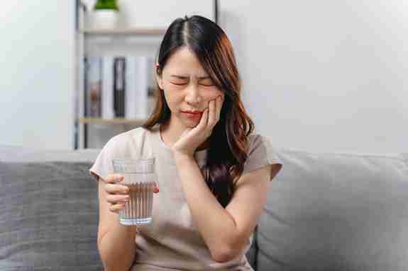 Friendly, Fast Help for Unexpected Tooth Trouble in Oldham