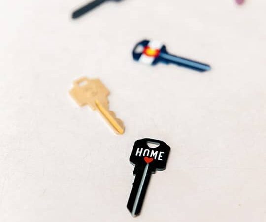 Can Diamond Locksmiths help with cutting keys for modern security locks and car keys?
