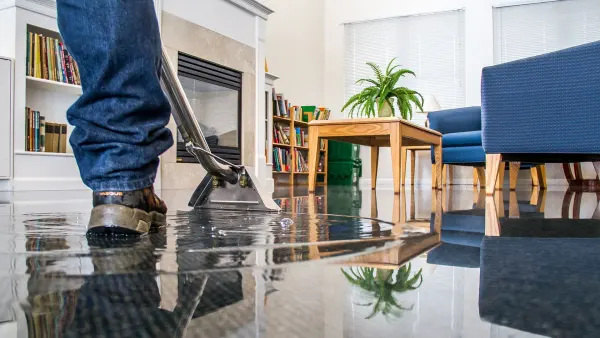 When Should You Call for Flood Damage Cleanup Services?