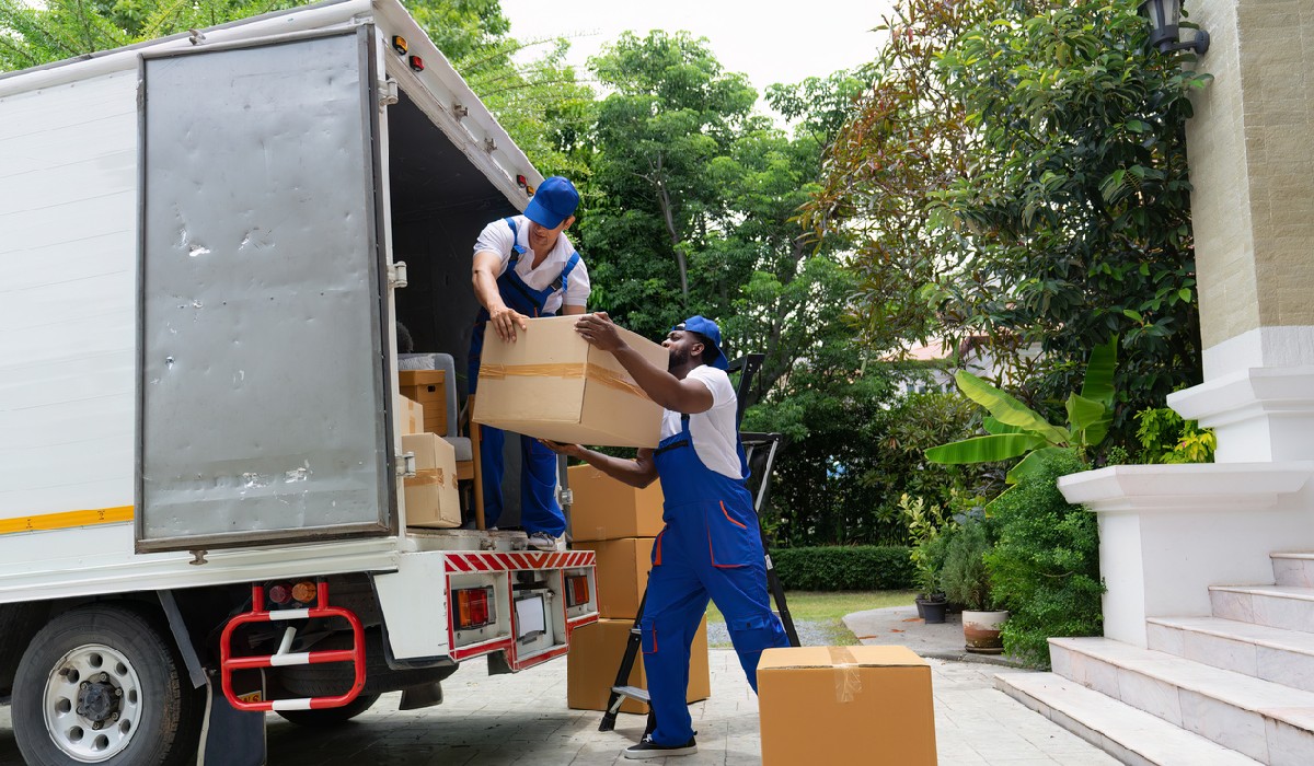 Movers in St Petersburg