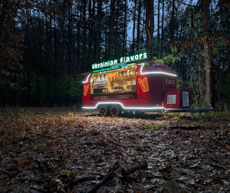 How to Choose Between Standard and Custom Trailers 1 How to Choose Between Standard and Custom Trailers