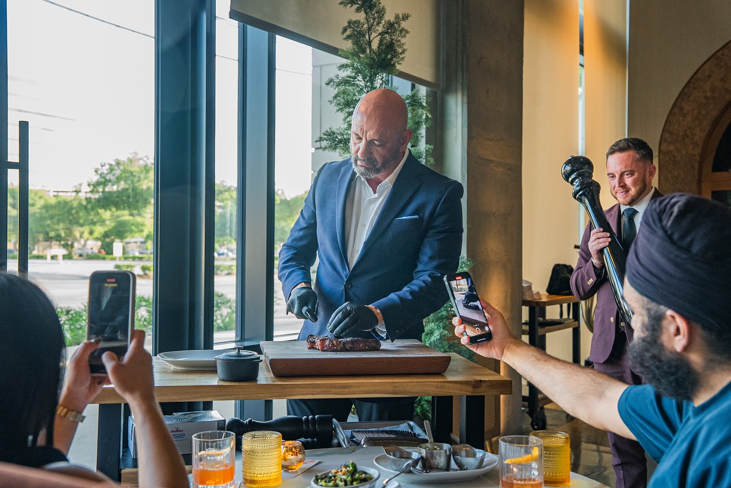 Why Exploring New Food Places Is the Best Way to Experience a City 1 Why Exploring New Food Places Is the Best Way to Experience a City
