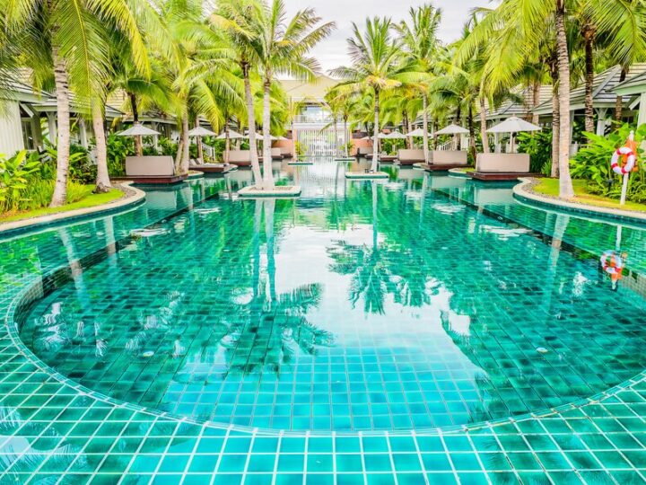 Houston Pool Builder Projects That Blend with Your Yard