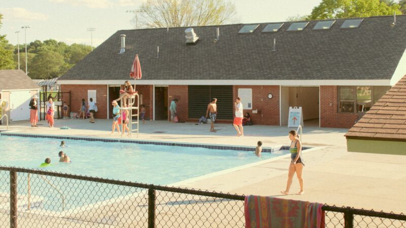 What to Look for When Searching “Pool Service Near Me” and Hiring Skilled Pool Operators
