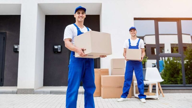 أفضل ﺷﺮﻛﺎت ﻧﻘﻞ وﺗﻐﻠﻴﻒ الأثاث في الإمارات: خدمات متميزة في أبوظبي، دبي، والفجيرة