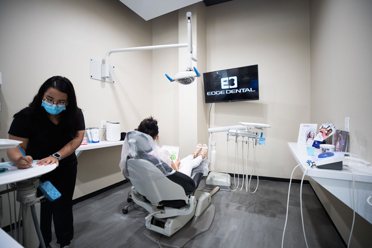 What Are the Benefits of Choosing Invisalign Over Traditional Braces? 1 What Are the Benefits of Choosing Invisalign Over Traditional Braces?