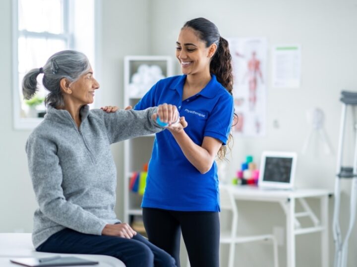 Why Should You Choose Physiotherapy at Home in Kerala?