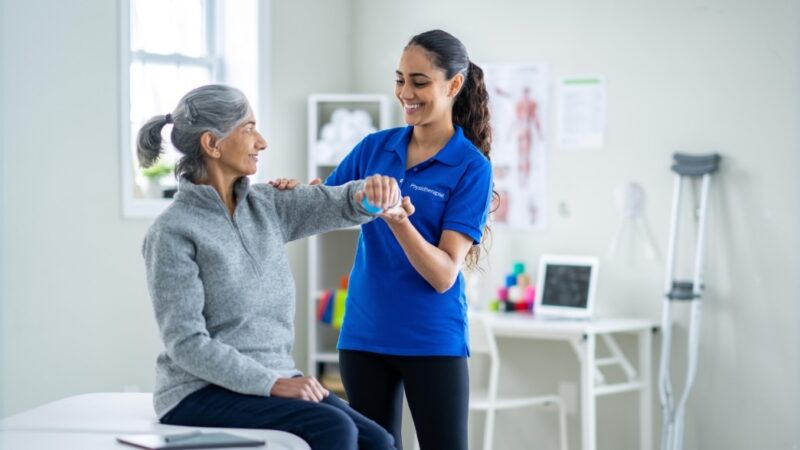 Why Should You Choose Physiotherapy at Home in Kerala?
