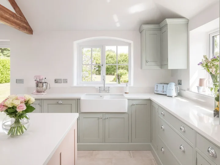 How to Maintain Quartz Worktops in UK Homes?